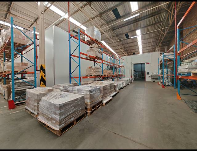 6,490M² WAREHOUSE FOR SALE IN CITY DEEP